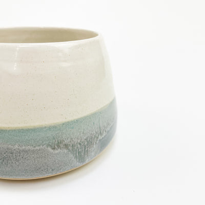 Ceramic spaniel pet bowl with a two-tone speckled grey glaze design.