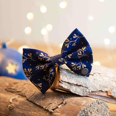 Navy mistletoe bow tie with Christmas lights