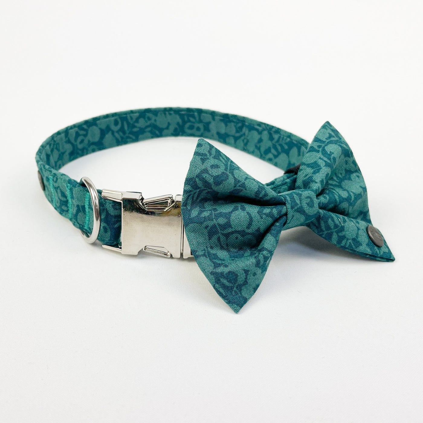 Liberty Autumn Emerald Dog Bow Tie shown on matching collar.