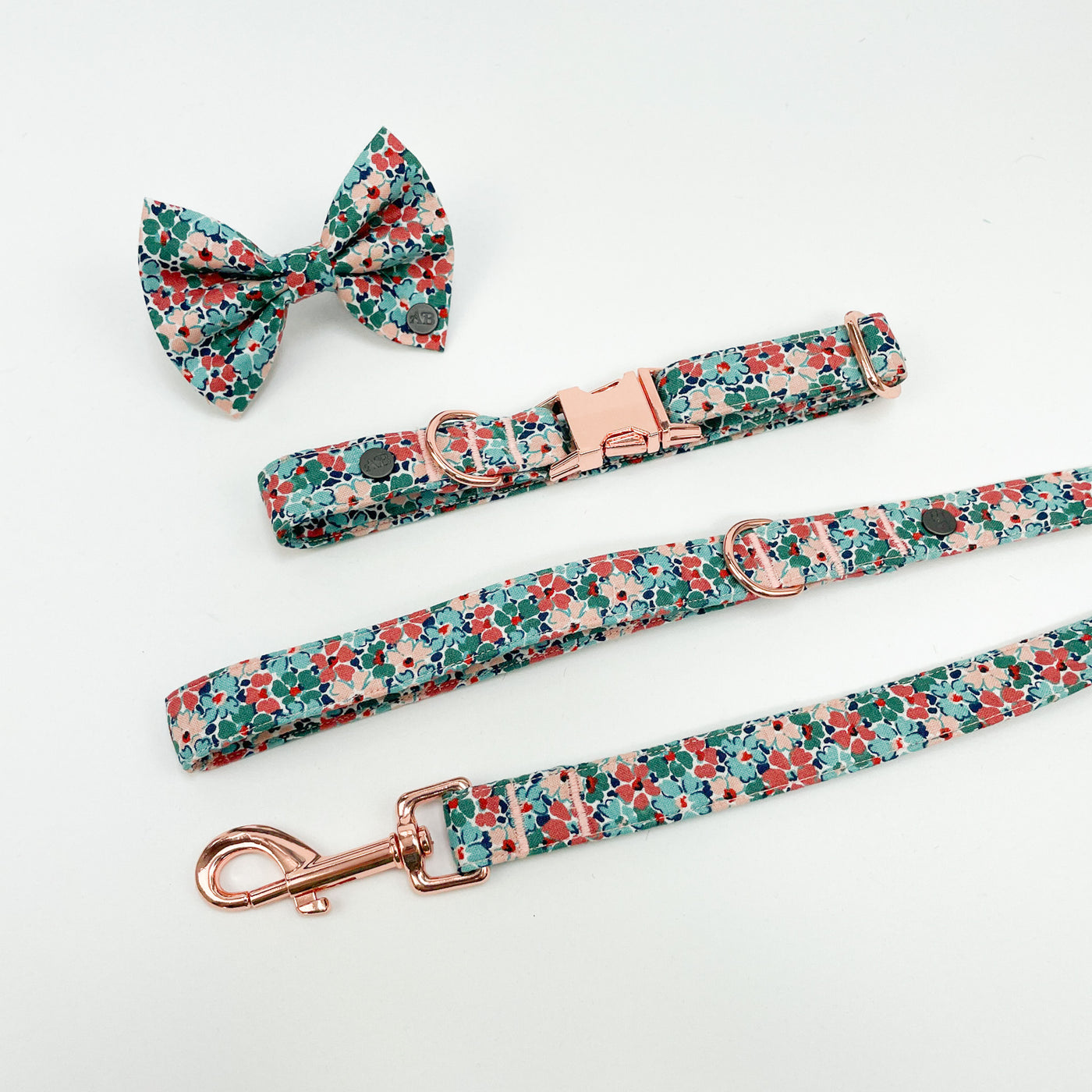 Liberty winter floral dog walking accessory set