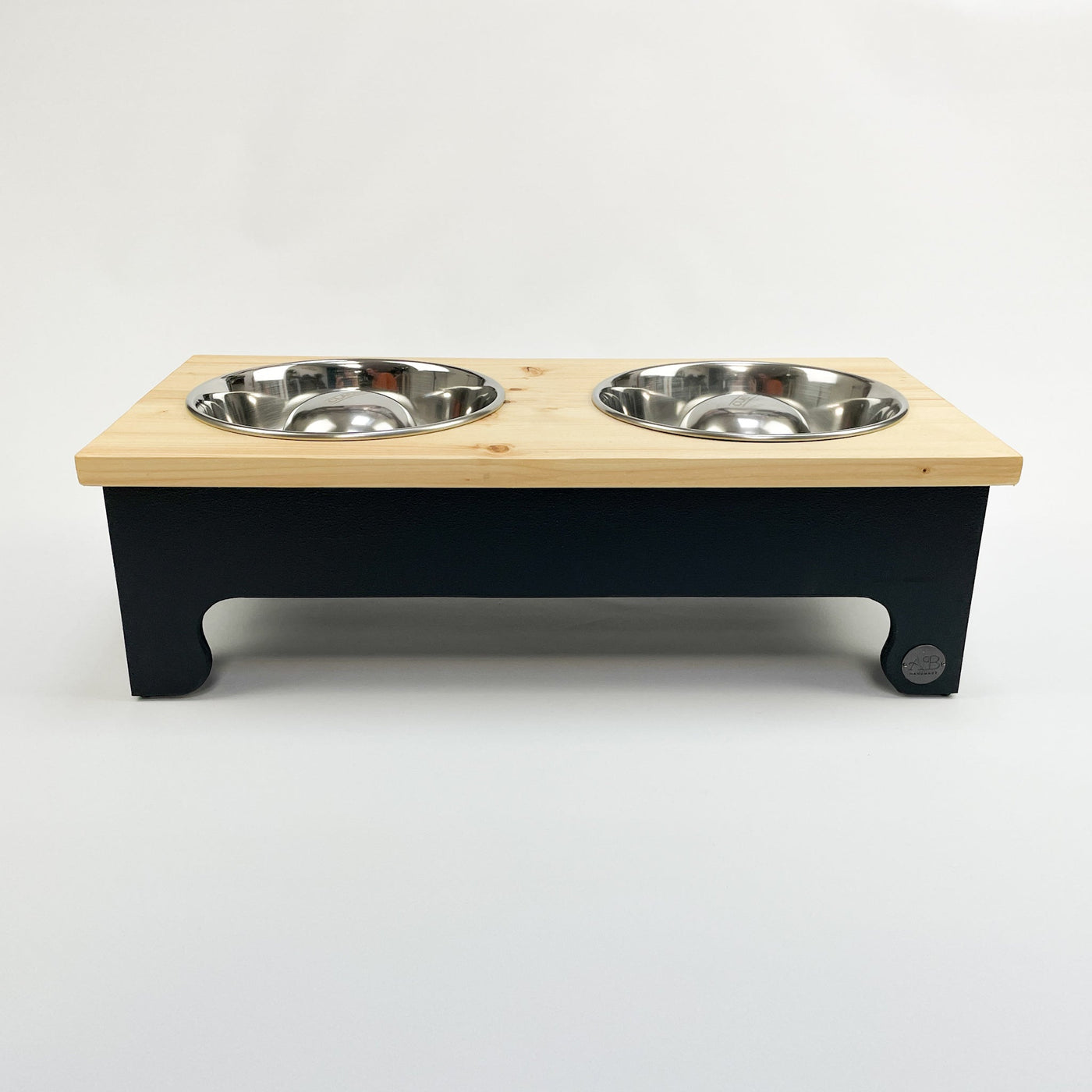 Pine top feeder, raised, in charcoal black.